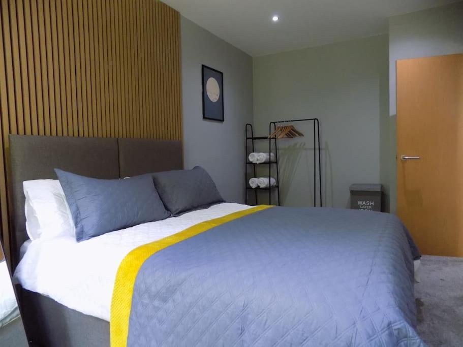 2 Bedroom Luxury City Centre Apt Линкольн Экстерьер фото