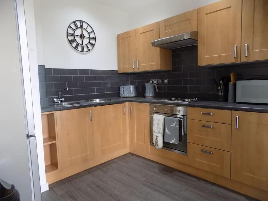 2 Bedroom Luxury City Centre Apt Линкольн Экстерьер фото